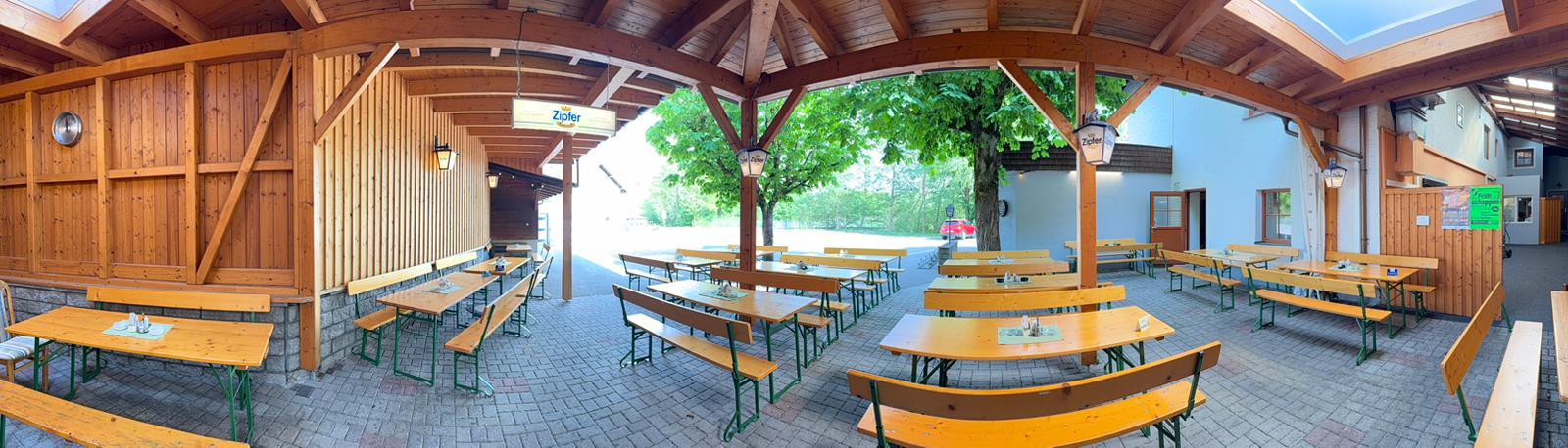 Panoramabild vom Gastgarten beim Zigeunerwirt